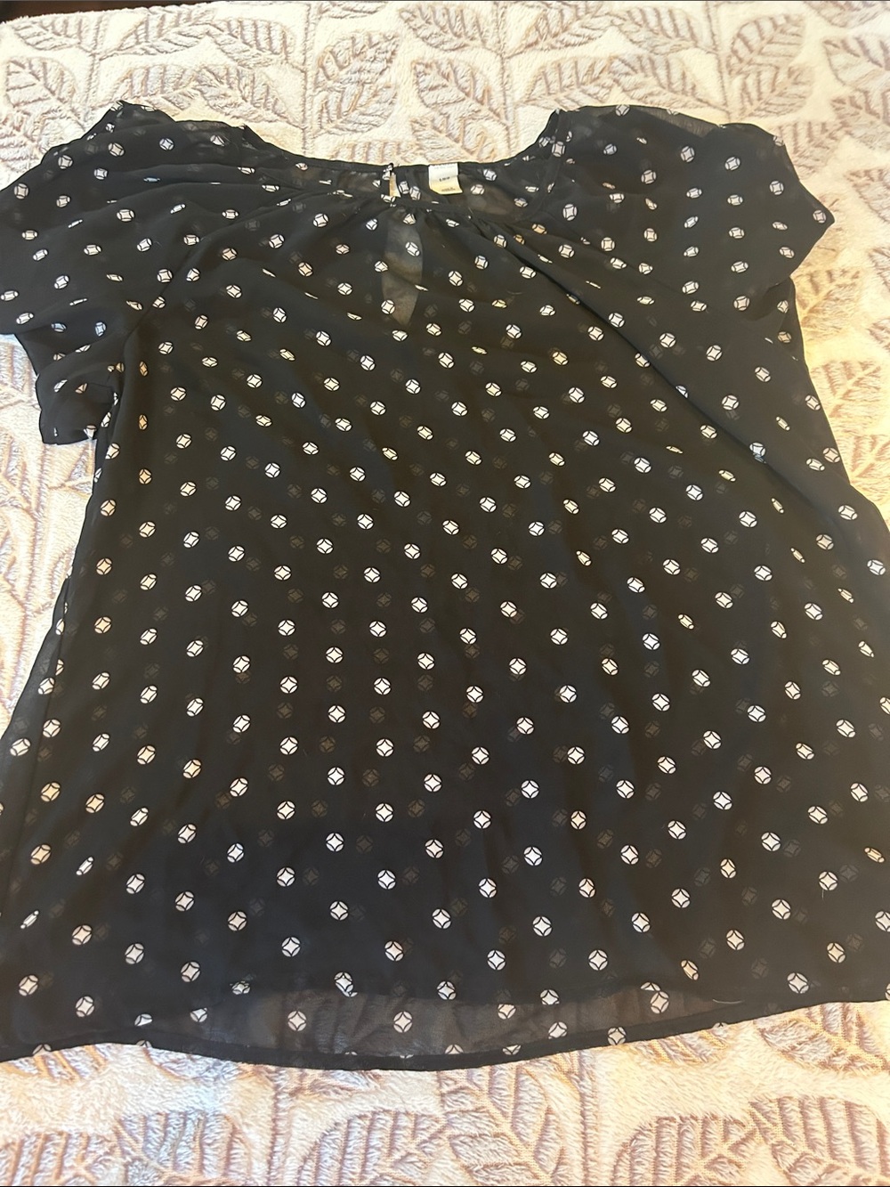Old Navy Black Short-Sleeve Printed Blouse